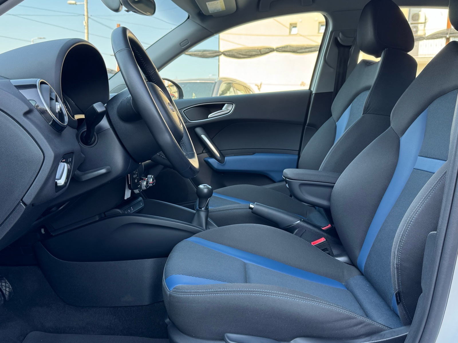 Audi A1 1,4 TDI SPORTBACK / NAVIGACIJA / AUT KLIMA / PARK SENZOR / ALU, fotografija 18