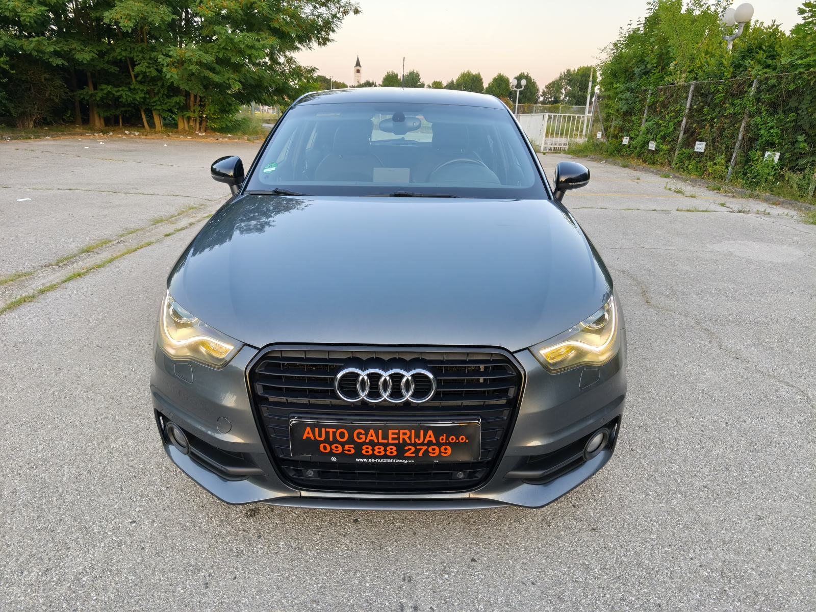 Audi A1 1,4 TFSI Automatik- S Line-, fotografija 1