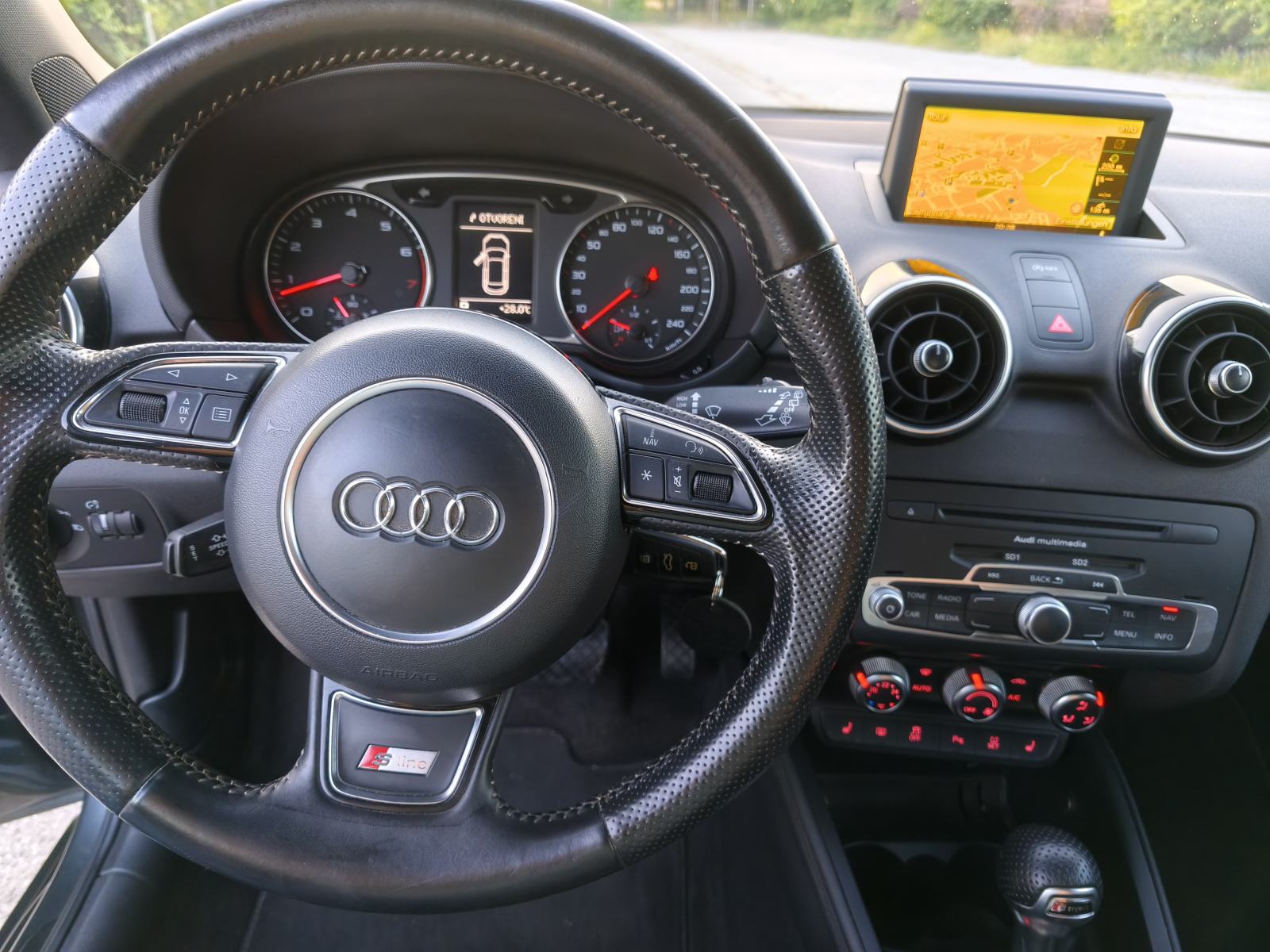 Audi A1 1,4 TFSI Automatik- S Line-, fotografija 10