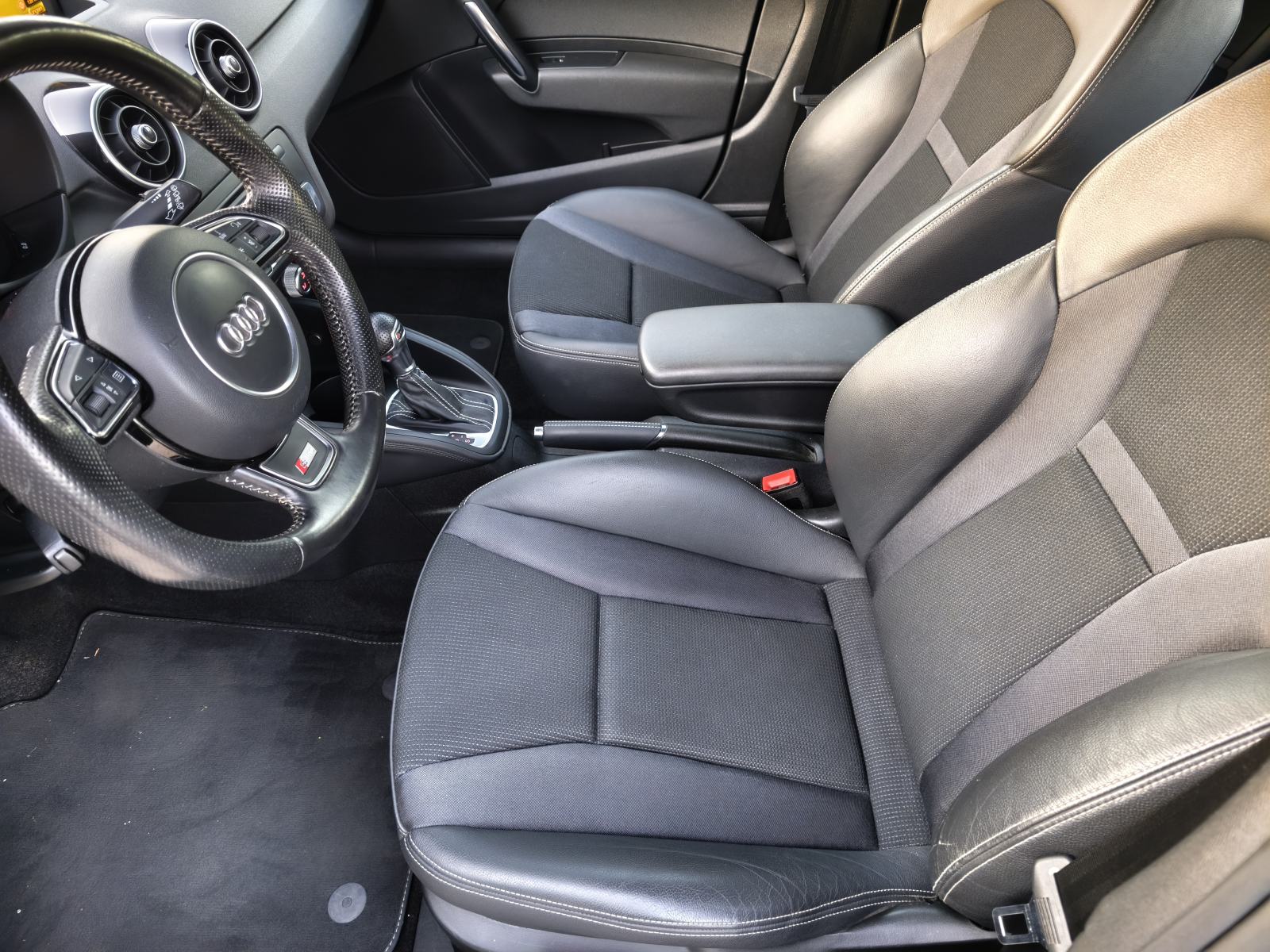 Audi A1 1,4 TFSI Automatik- S Line-, fotografija 14