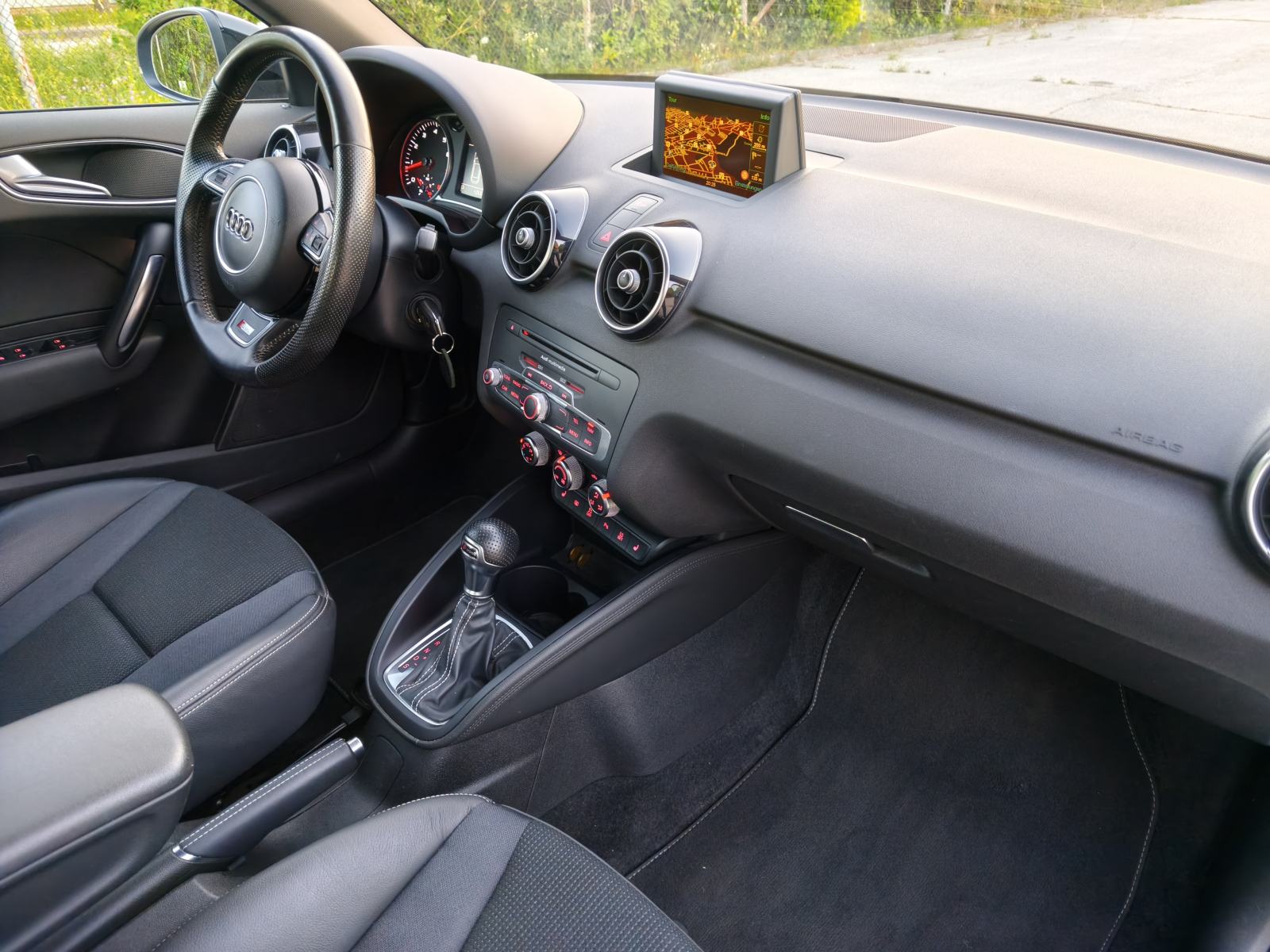 Audi A1 1,4 TFSI Automatik- S Line-, fotografija 15
