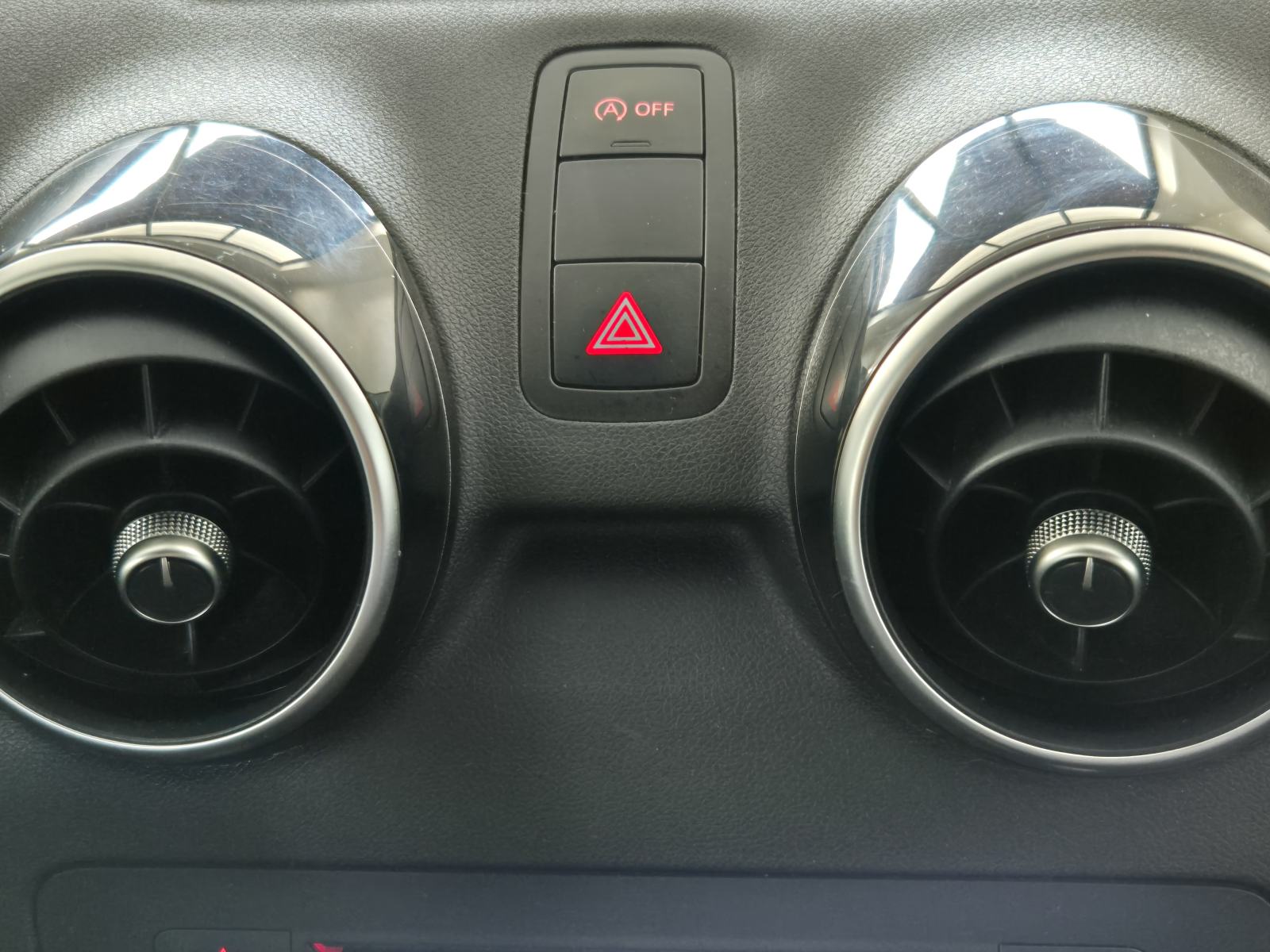 AUDI A1 1.4 TFSI SPORT!! ZAMJENA ZA MOTOCIKL ILI VEĆI AUTO, fotografija 9