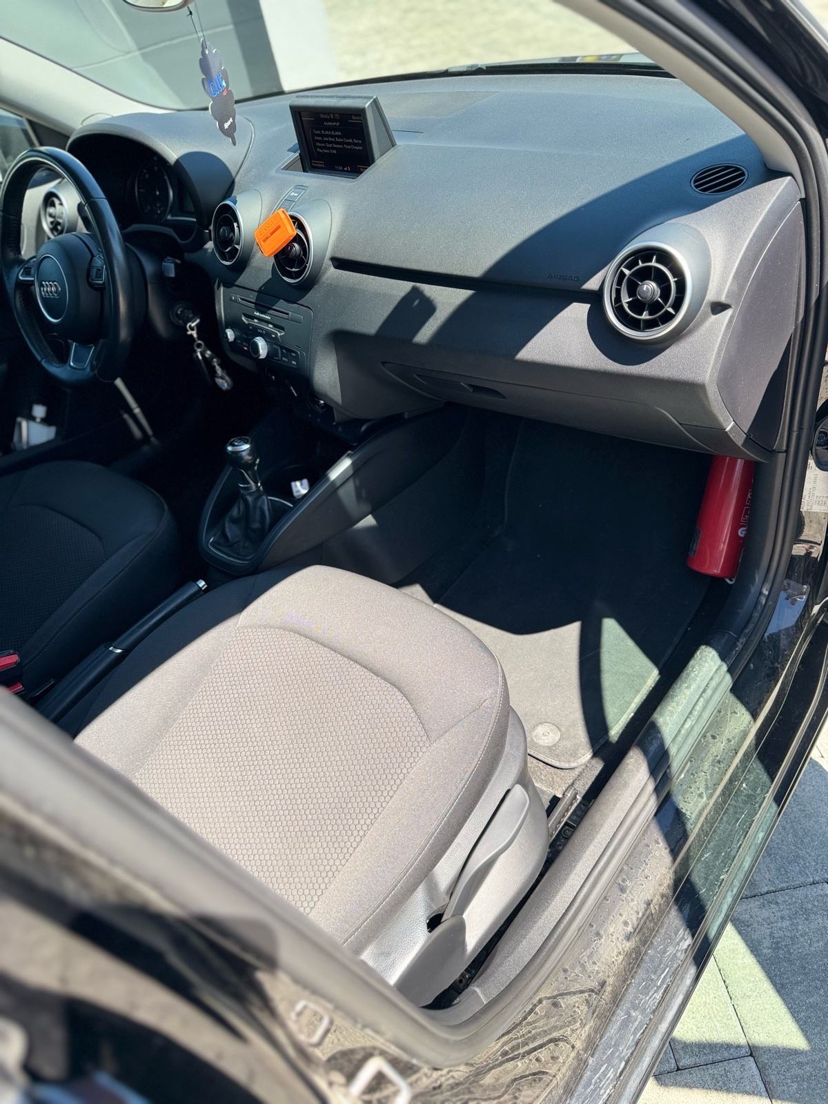 Audi A1 1,6 TDI 2014god, 66kw, vlasnik 3 godine, moguce zamjene, fotografija 18