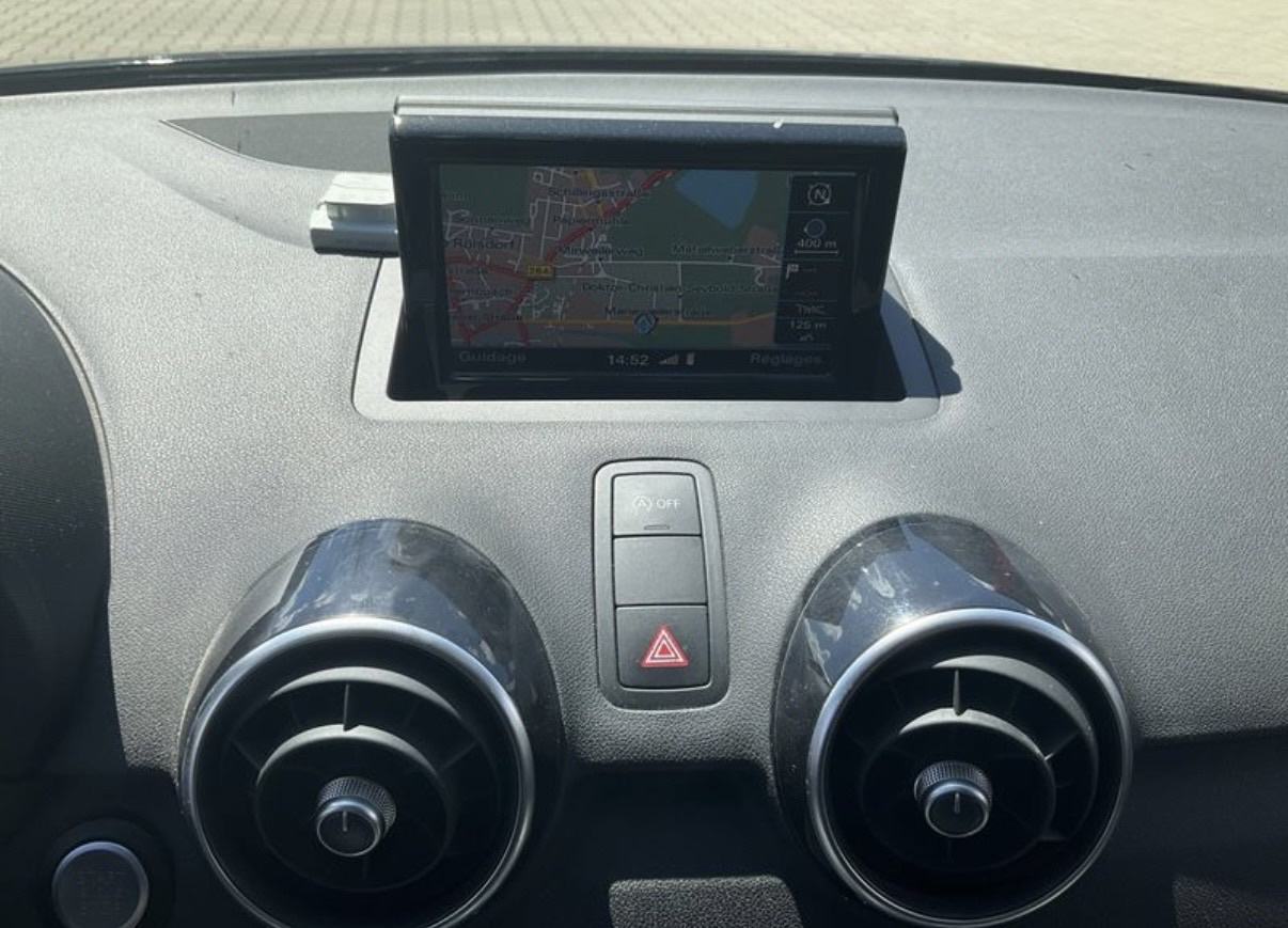 Audi A1 1.6 TDI #Bi-XENON #NAVI #PDC, fotografija 10