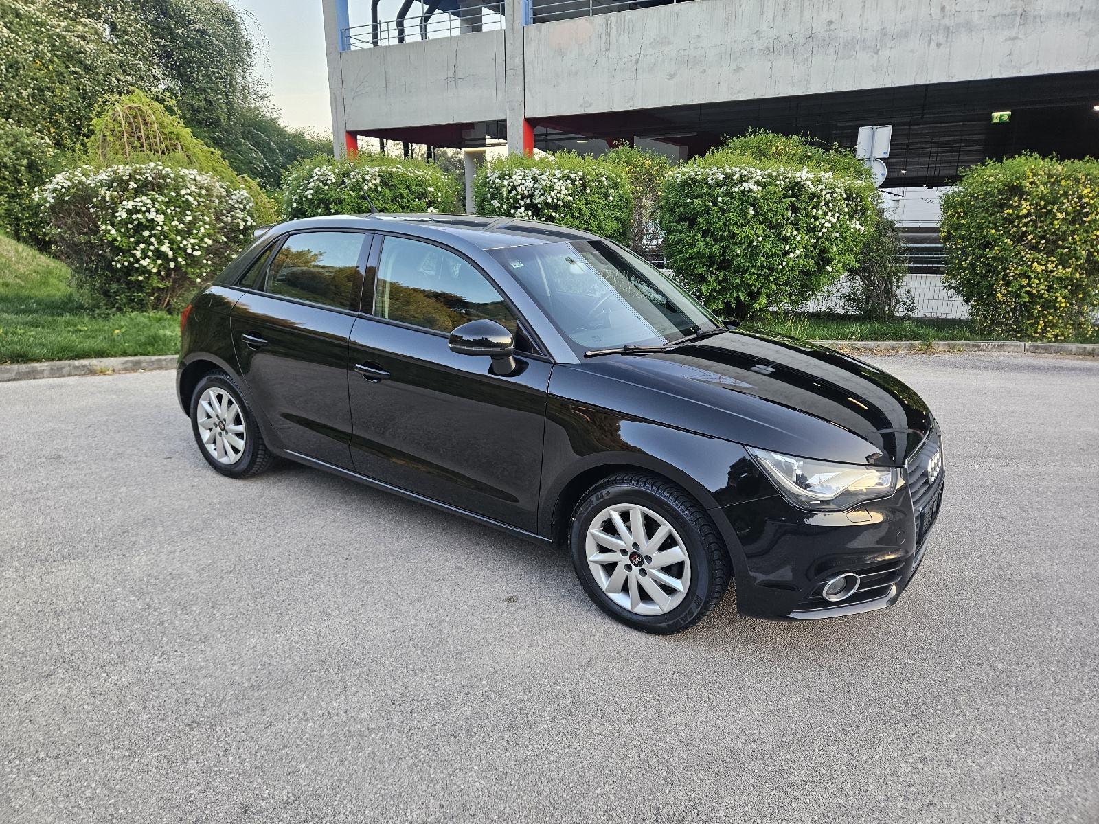 Audi A1 1,6 TDI,kao nov, s bogatim paketom opreme, fotografija 11
