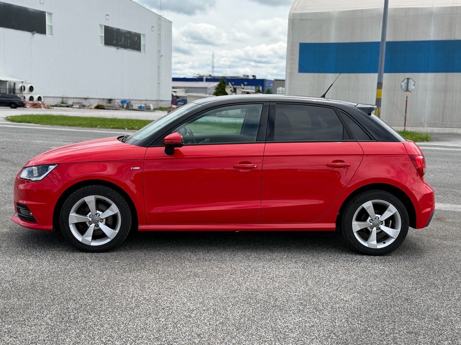 Audi A1 1.6 TDI S-Line #NAVI #PDC, fotografija 4
