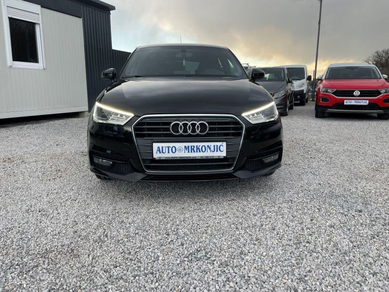 Audi A1 1,6 TDI *S-LINE* NAVIGACIJA* ALU 18 * XENON + LED * 1.VL, fotografija 2