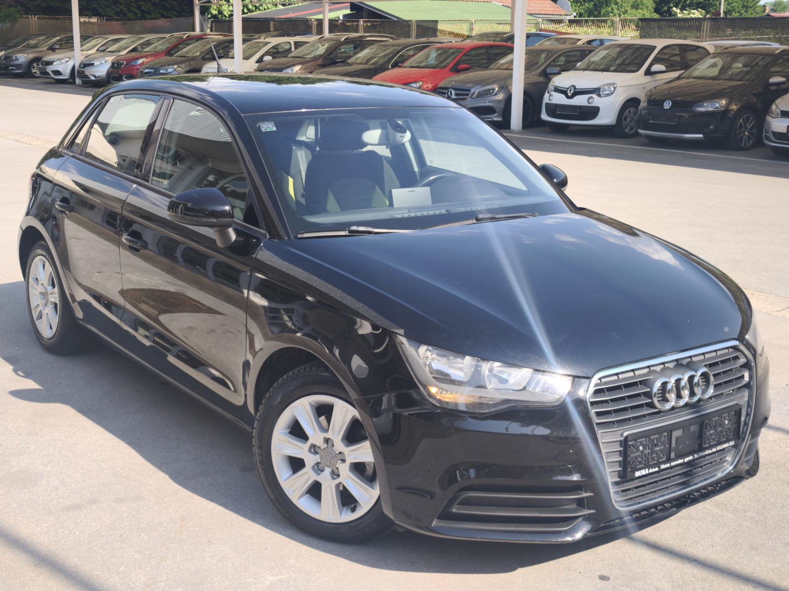 Audi A1 1,6 TDI NAVI TEMPOMAT SENZORI SPORTSKA SJEDALA BLUETOOTH, fotografija 3