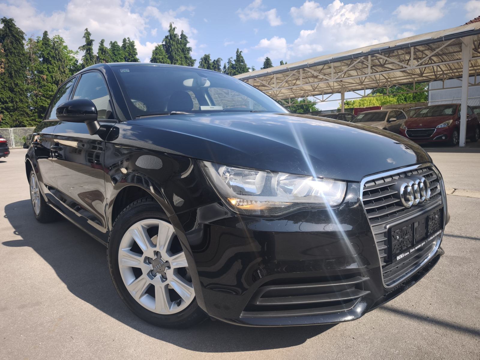 Audi A1 1,6 TDI NAVI TEMPOMAT SENZORI SPORTSKA SJEDALA BLUETOOTH, fotografija 2