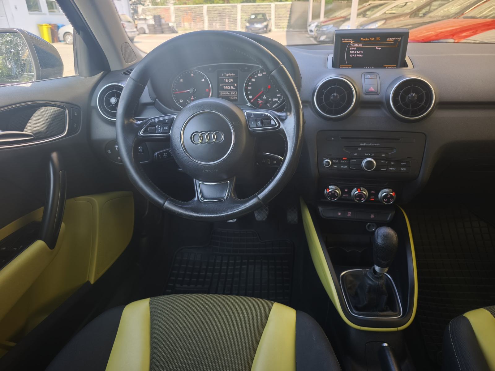 Audi A1 1,6 TDI NAVI TEMPOMAT SENZORI SPORTSKA SJEDALA BLUETOOTH, fotografija 17