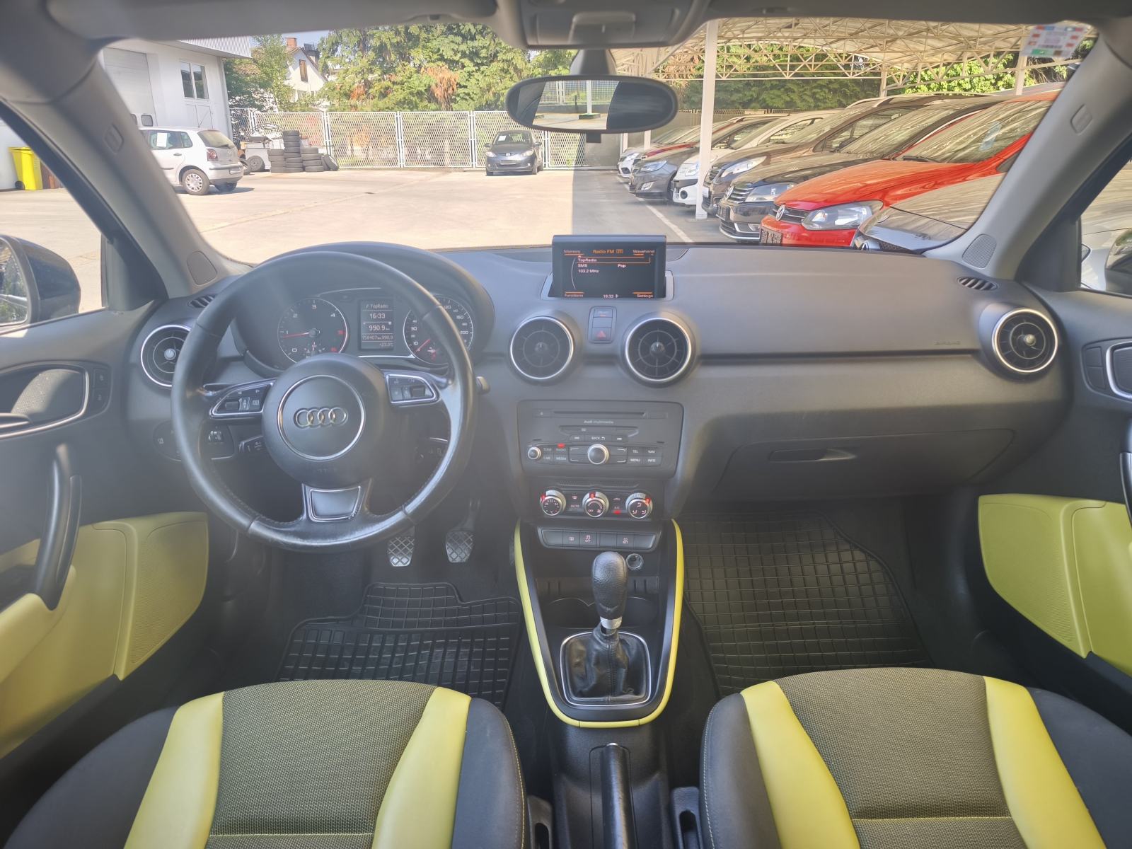Audi A1 1,6 TDI NAVI TEMPOMAT SENZORI SPORTSKA SJEDALA BLUETOOTH, fotografija 15