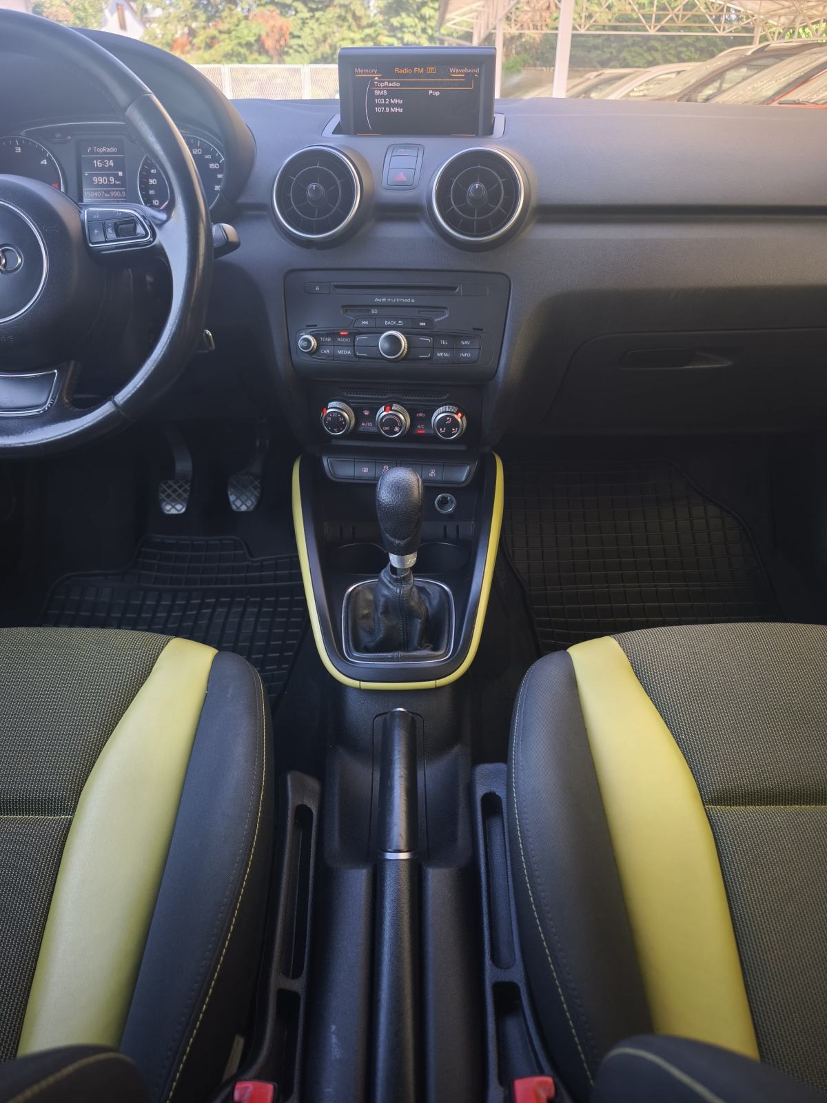 Audi A1 1,6 TDI NAVI TEMPOMAT SENZORI SPORTSKA SJEDALA BLUETOOTH, fotografija 19