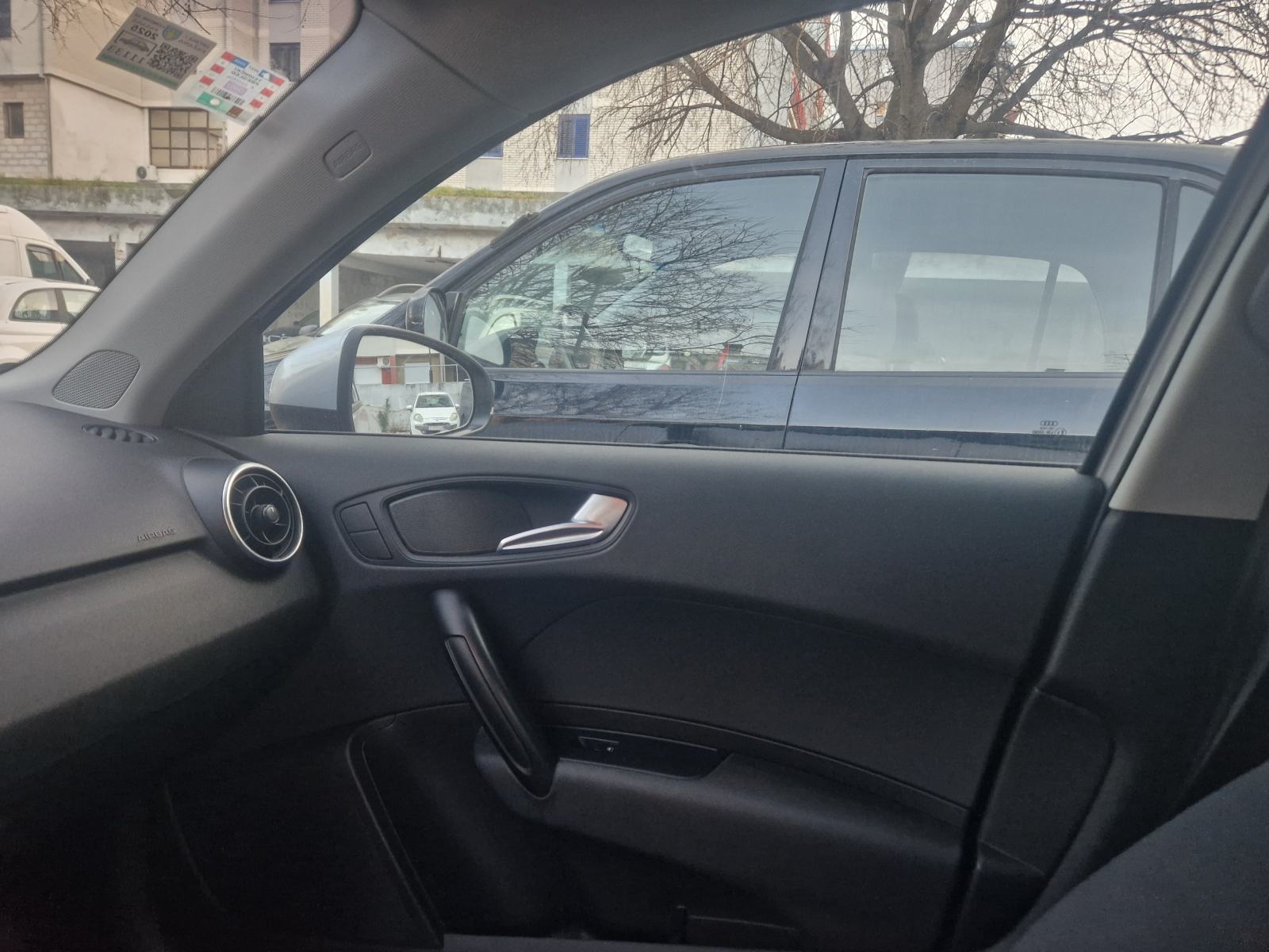 Audi A1 1,6 TDI odličan, bez ulaganja! Registriran do 7/27, fotografija 7