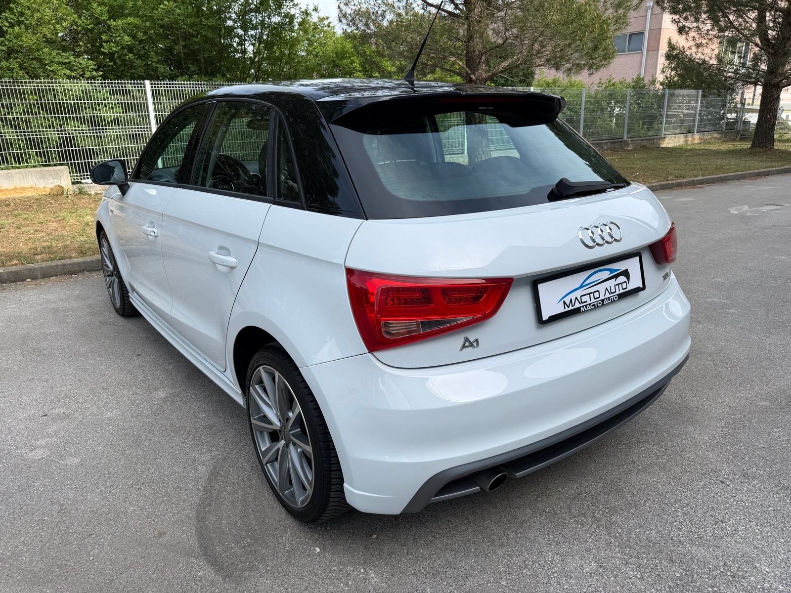 Audi A1 1,6 TDI, fotografija 12