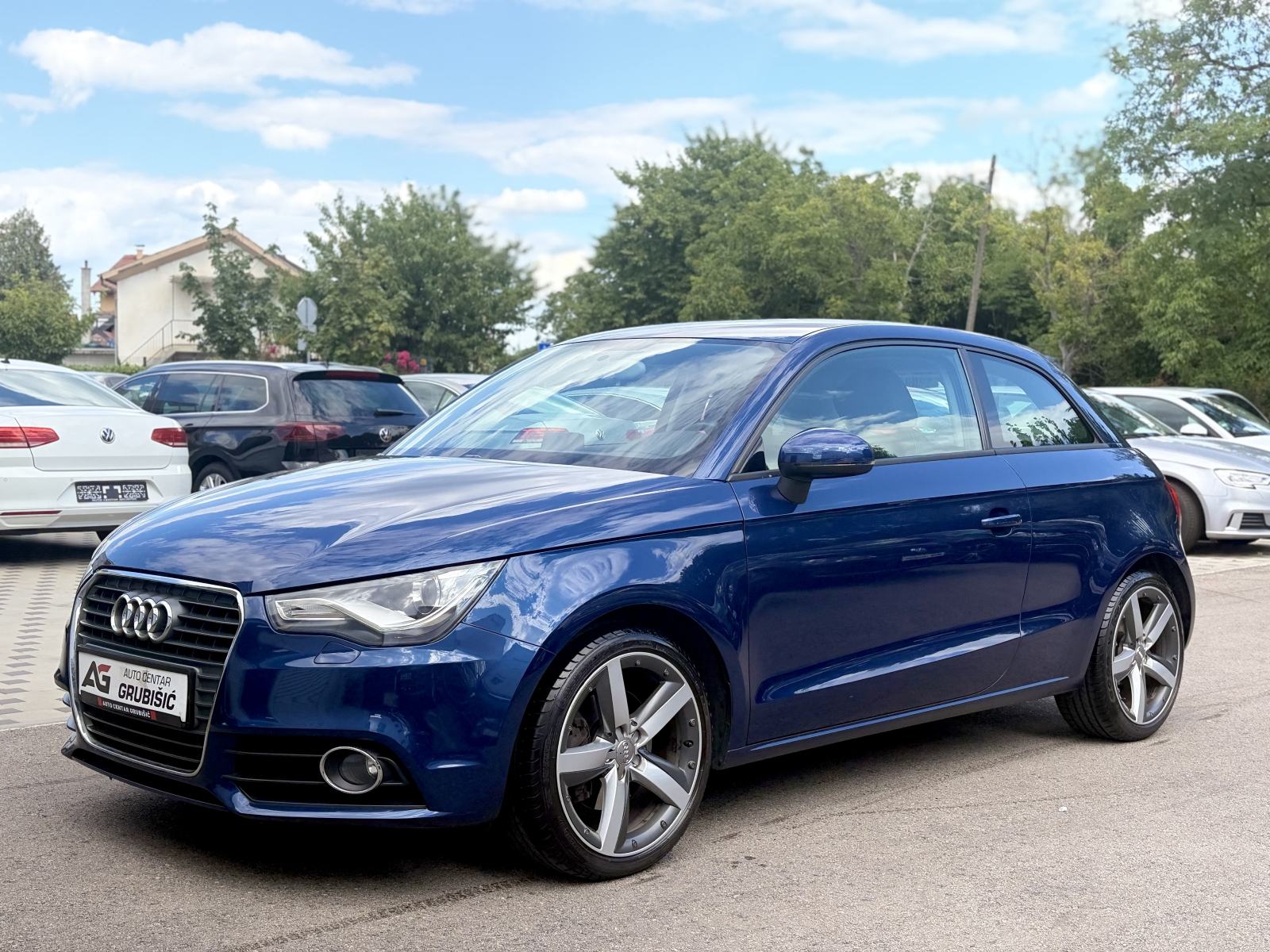 Audi A1 1,6 TDI Sport *Top stanje* *Servisna Audi* *Dupli set alu*, fotografija 5