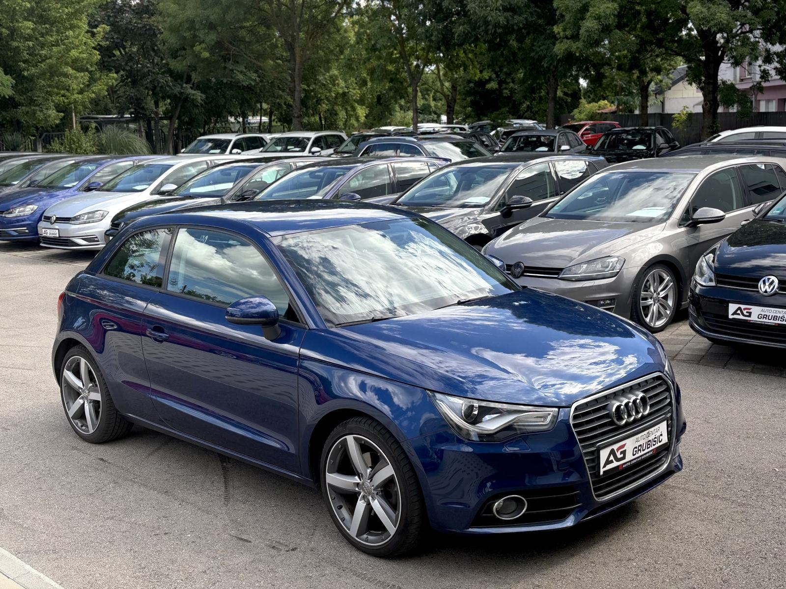 Audi A1 1,6 TDI Sport *Top stanje* *Servisna Audi* *Dupli set alu*, fotografija 4