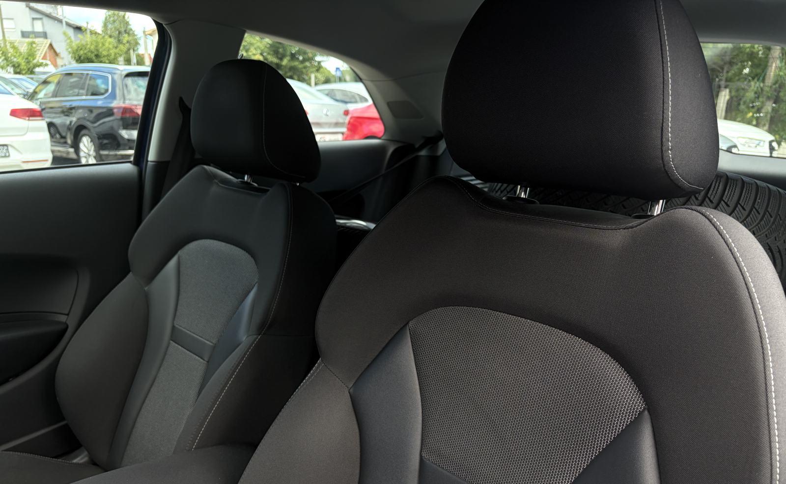 Audi A1 1,6 TDI Sport *Top stanje* *Servisna Audi* *Dupli set alu*, fotografija 19
