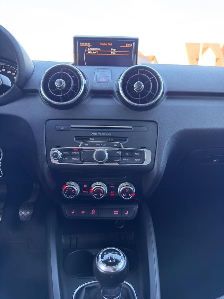 Audi A1 1,6 TDI SPORT ALU NAVI PDC EL. PAKET BLUETOOTH GARANCIJA, fotografija 9