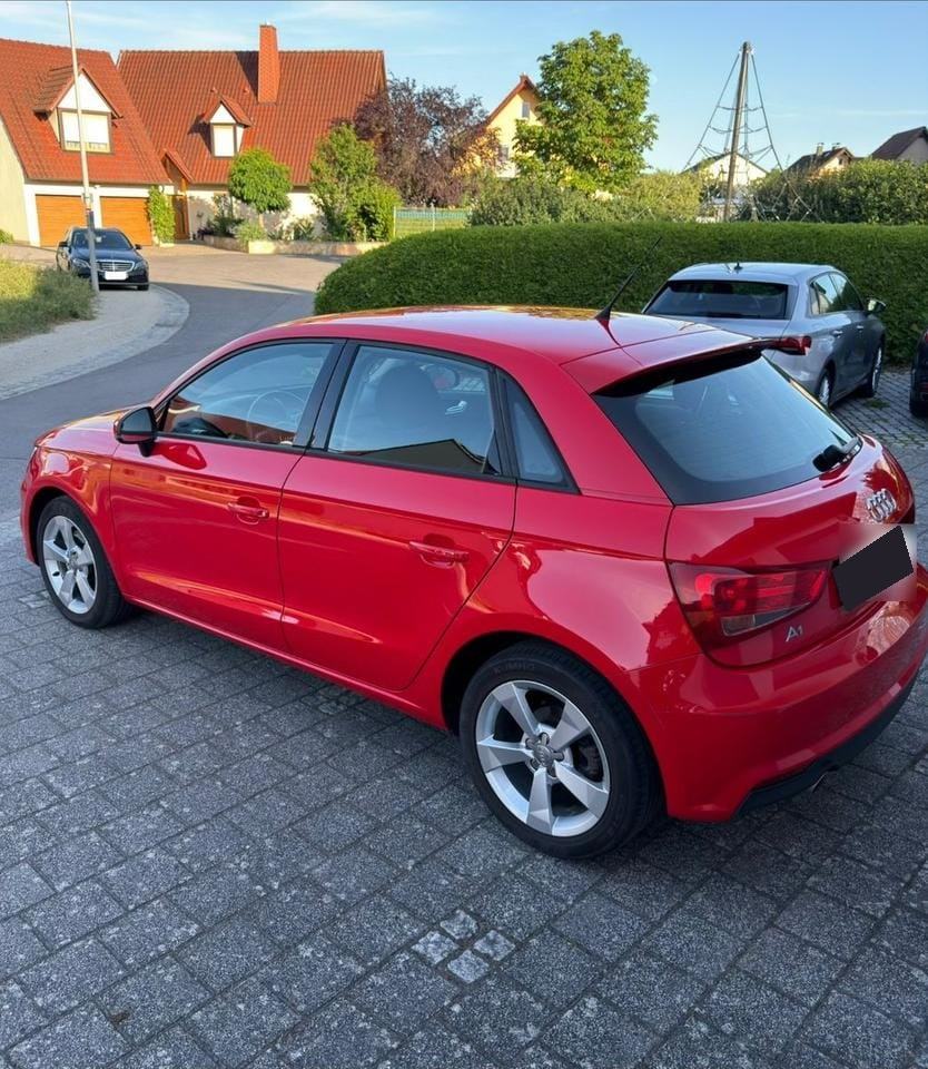 Audi A1 1,6 TDI SPORT ALU NAVI PDC EL. PAKET BLUETOOTH GARANCIJA, fotografija 5