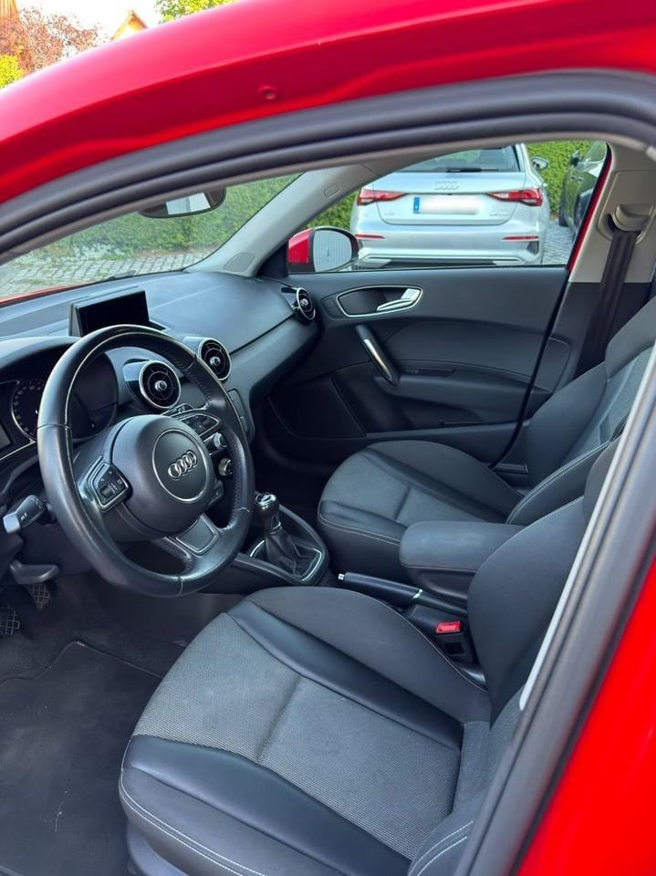 Audi A1 1,6 TDI SPORT ALU NAVI PDC EL. PAKET BLUETOOTH GARANCIJA, fotografija 6