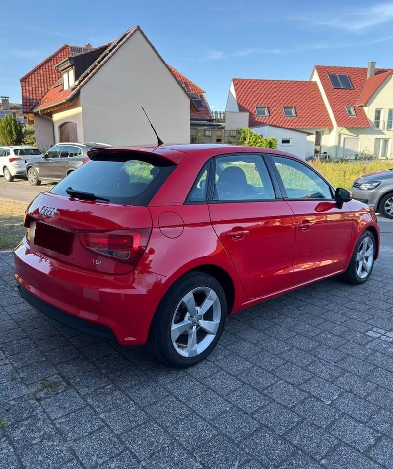 Audi A1 1,6 TDI SPORT ALU NAVI PDC EL. PAKET BLUETOOTH GARANCIJA, fotografija 4