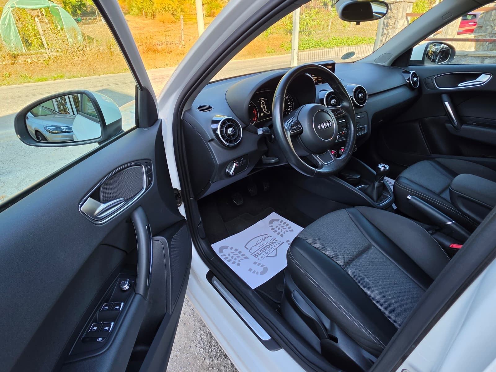 Audi A1 1,6 TDI Sport — servisna, fotografija 14
