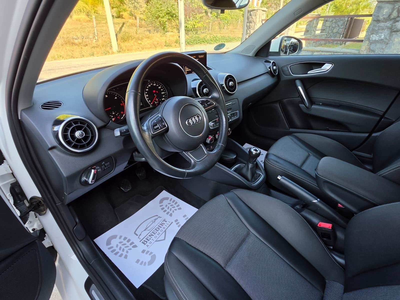 Audi A1 1,6 TDI Sport — servisna, fotografija 15