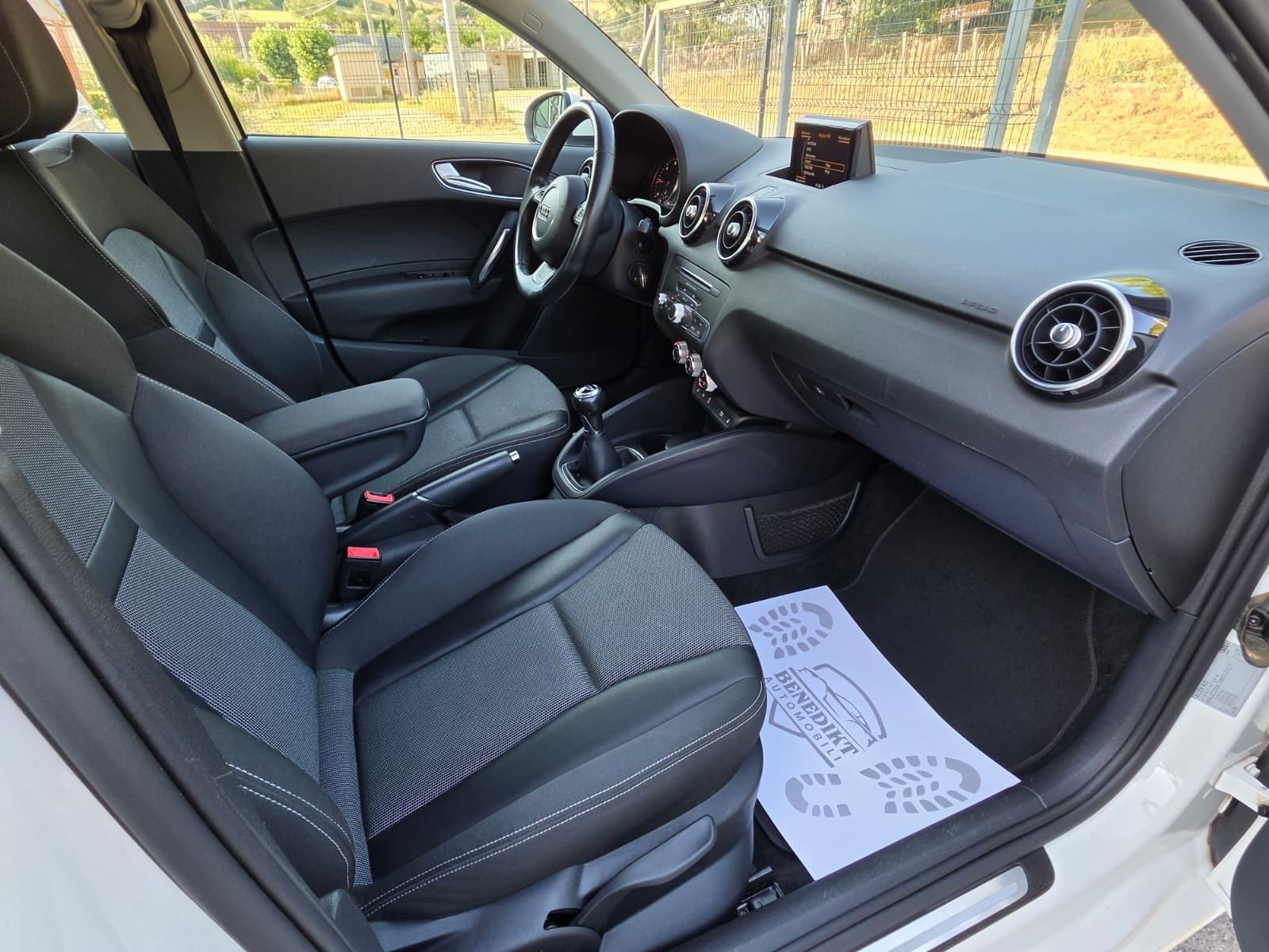 Audi A1 1,6 TDI Sport — servisna, fotografija 17