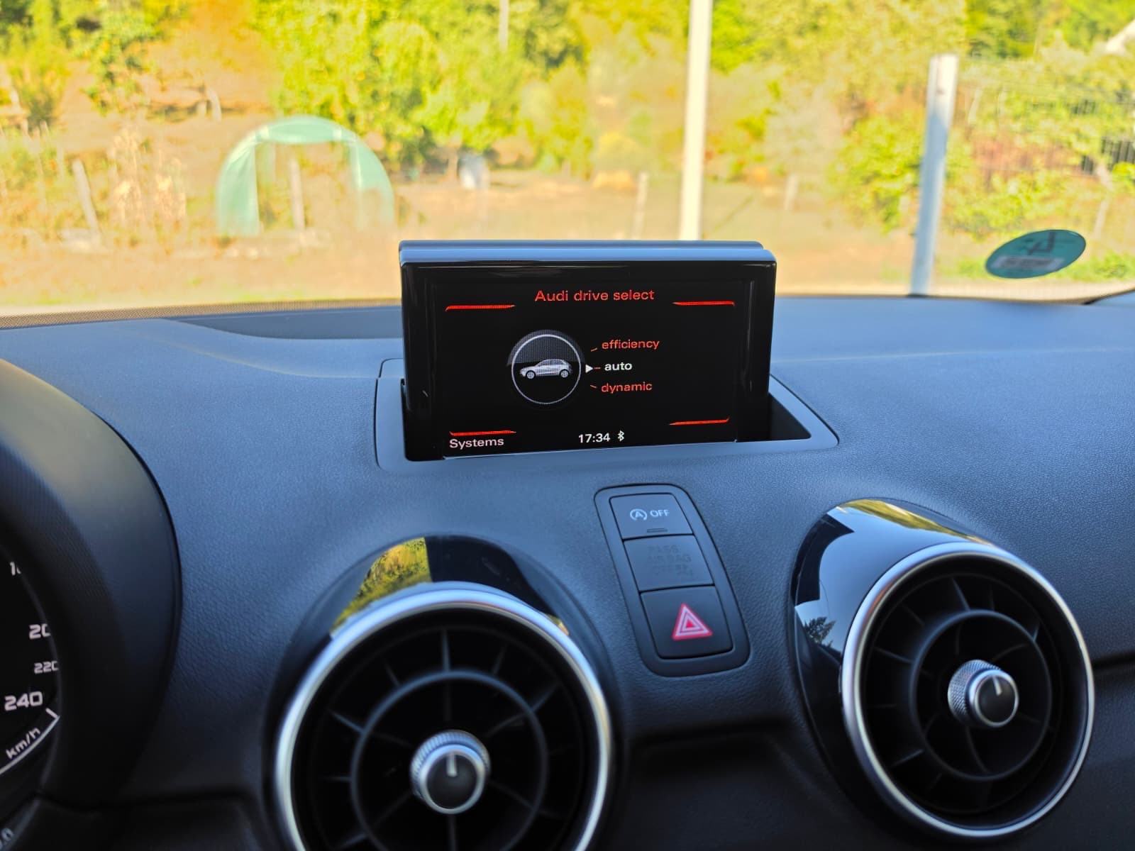 Audi A1 1,6 TDI Sport — servisna, fotografija 12
