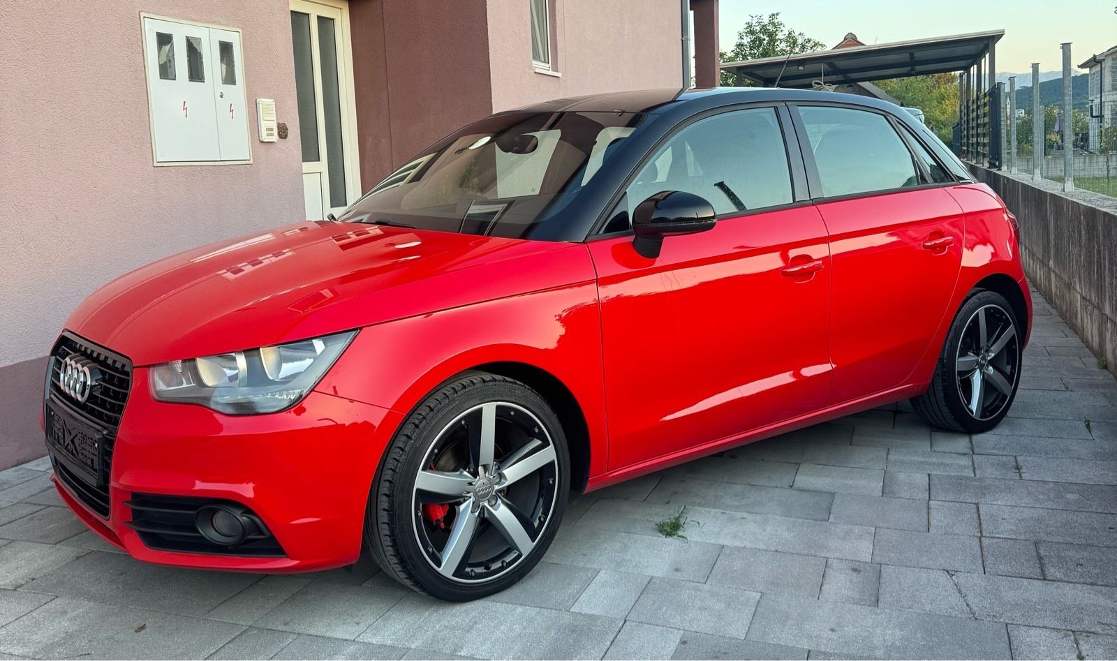 Audi A1 1.6 TDI Sportback — Alu Felge — Navi — 2013 —, fotografija 5