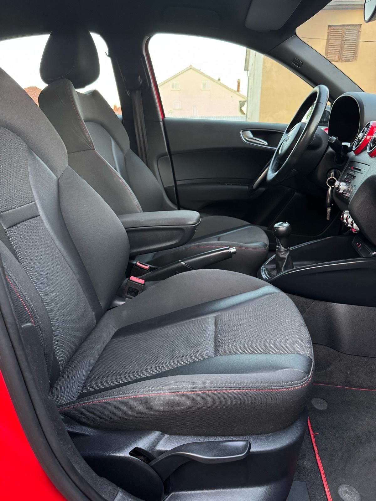 Audi A1 1.6 TDI Sportback — Alu Felge — Navi — 2013 —, fotografija 12