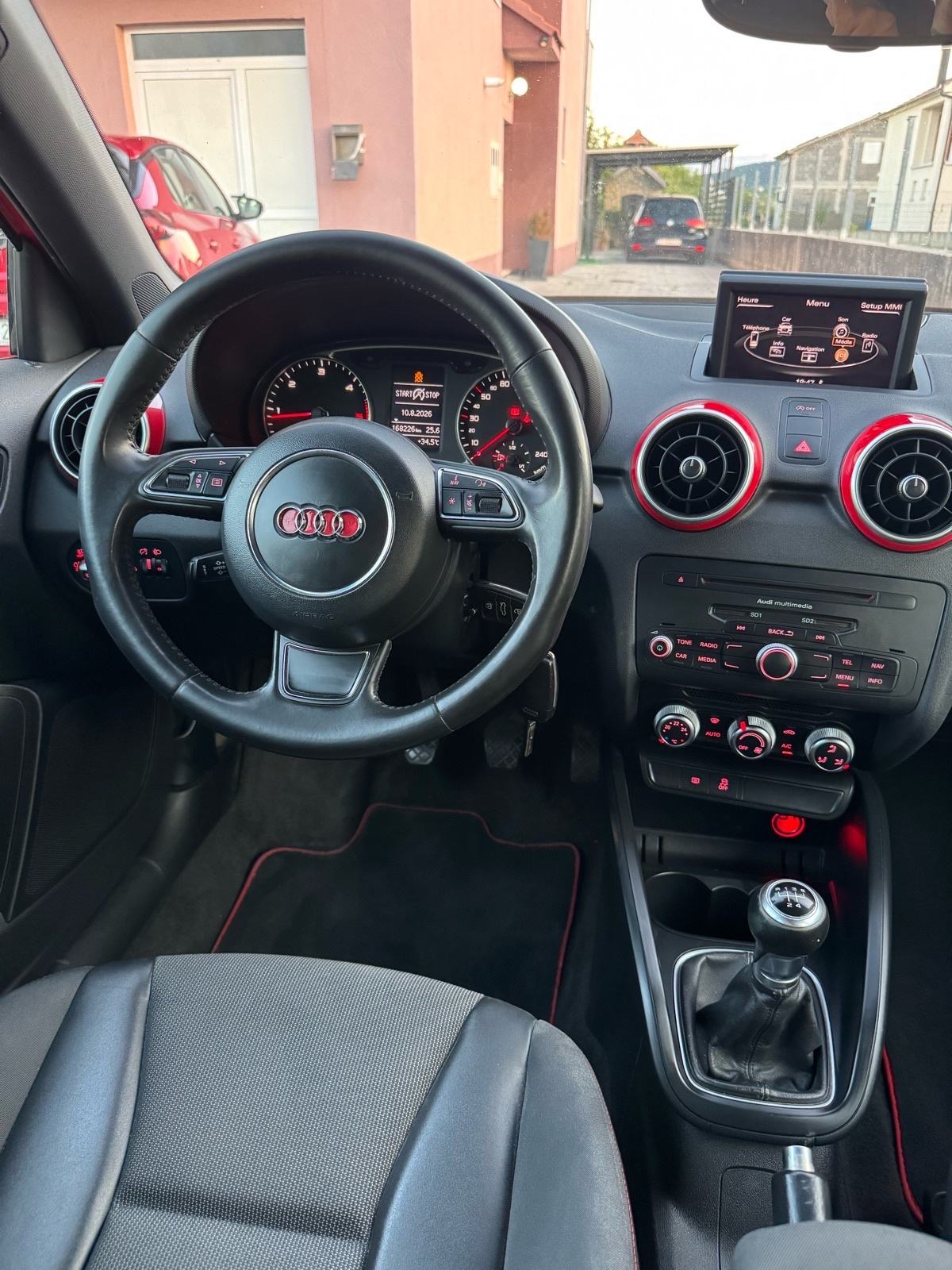 Audi A1 1.6 TDI Sportback — Alu Felge — Navi — 2013 —, fotografija 10
