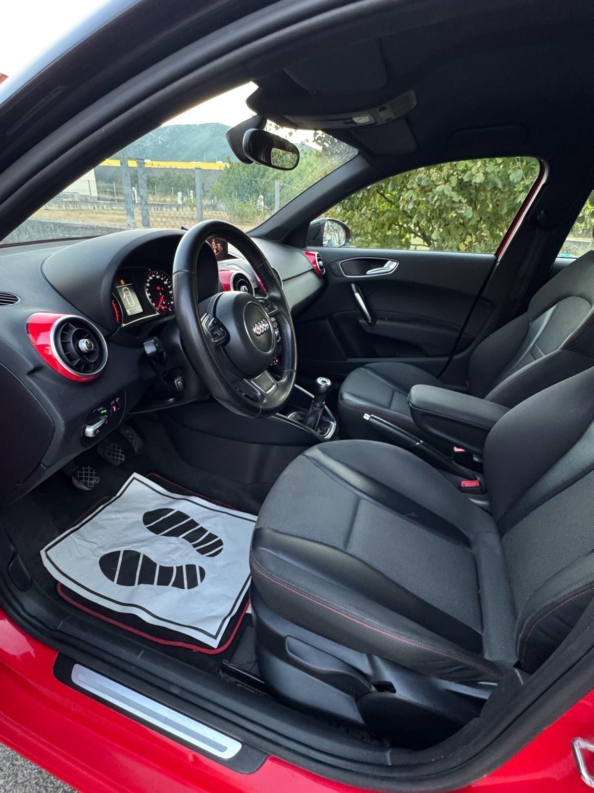 Audi A1 1.6 TDI Sportback — Alu Felge — Navi — 2013 —, fotografija 11