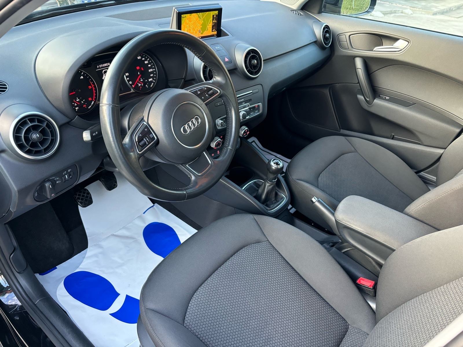 Audi A1 1,6 TDI-sportback, fotografija 11