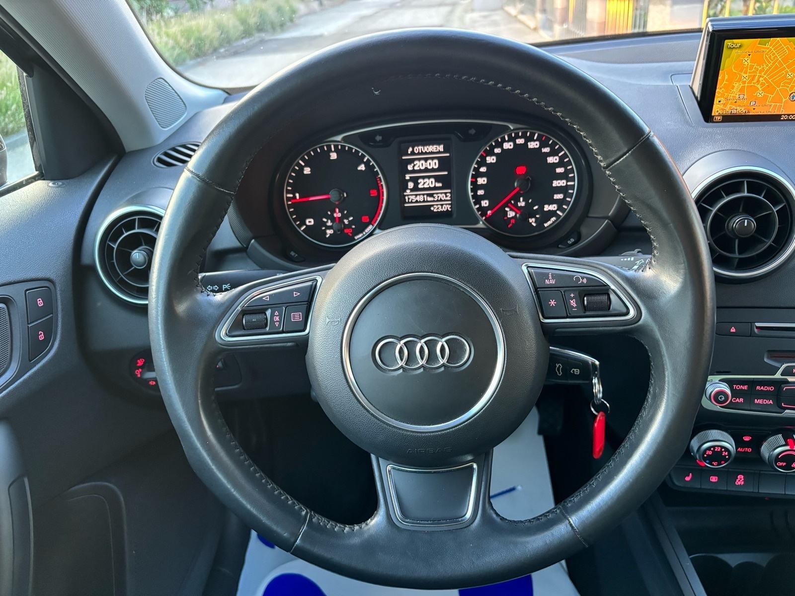 Audi A1 1,6 TDI-sportback, fotografija 17