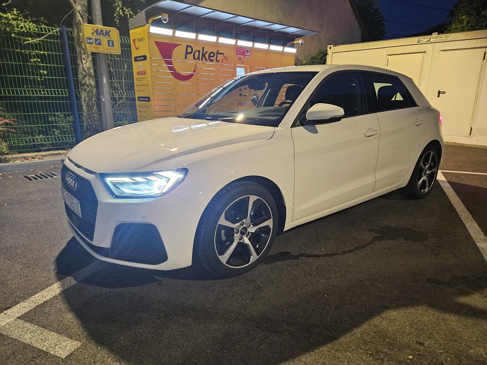 Audi A1 25 TFSI automatik,kupljen u HR,prvi vlasnik, fotografija 2