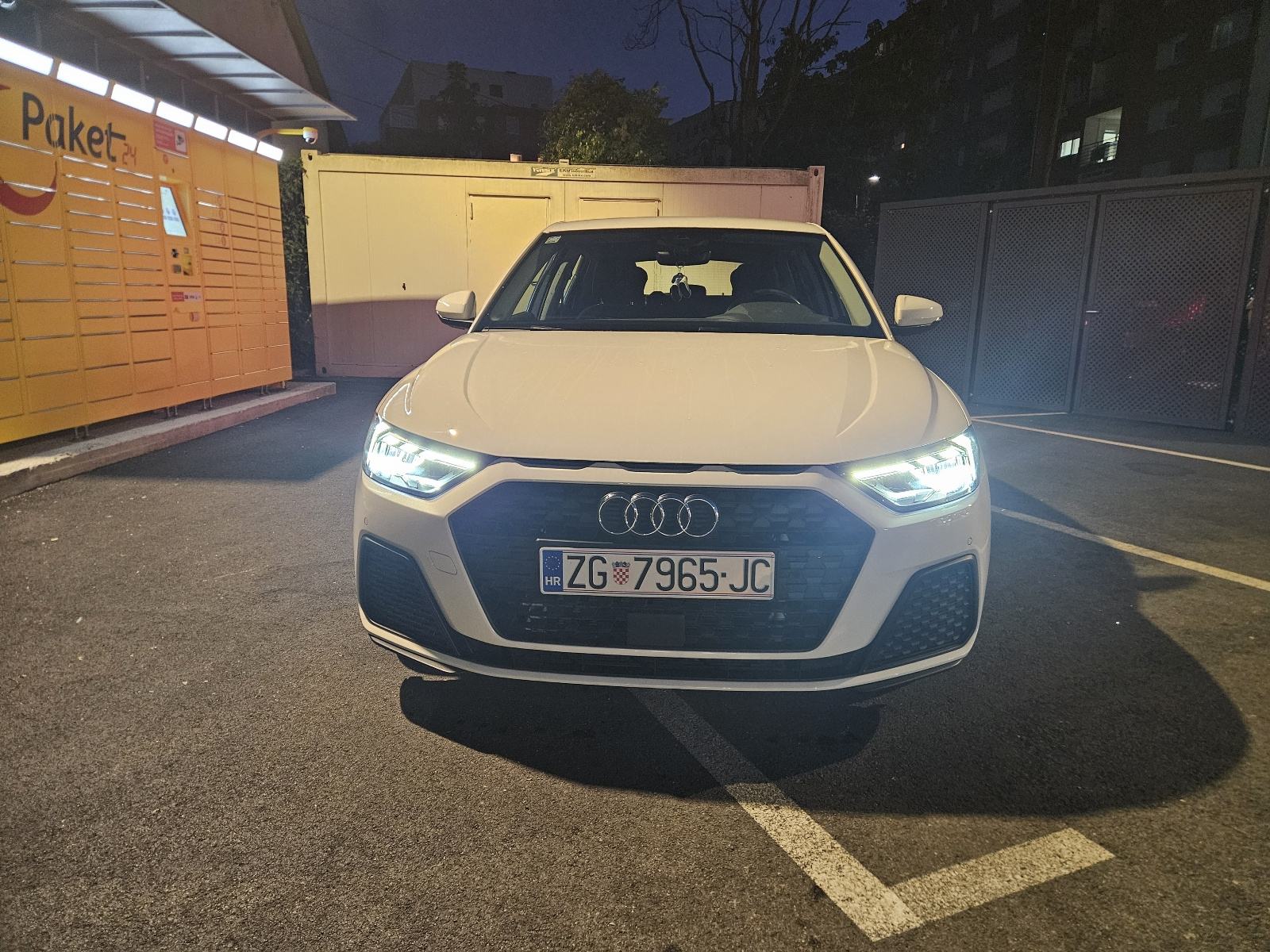 Audi A1 25 TFSI automatik,kupljen u HR,prvi vlasnik, fotografija 3
