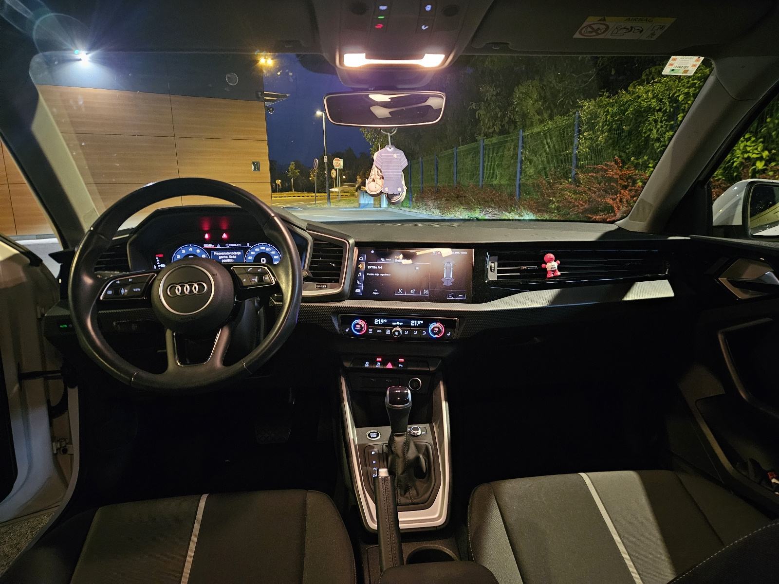 Audi A1 25 TFSI automatik,kupljen u HR,prvi vlasnik, fotografija 12