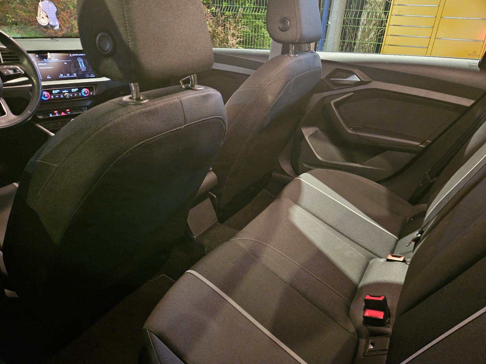 Audi A1 25 TFSI automatik,kupljen u HR,prvi vlasnik, fotografija 8