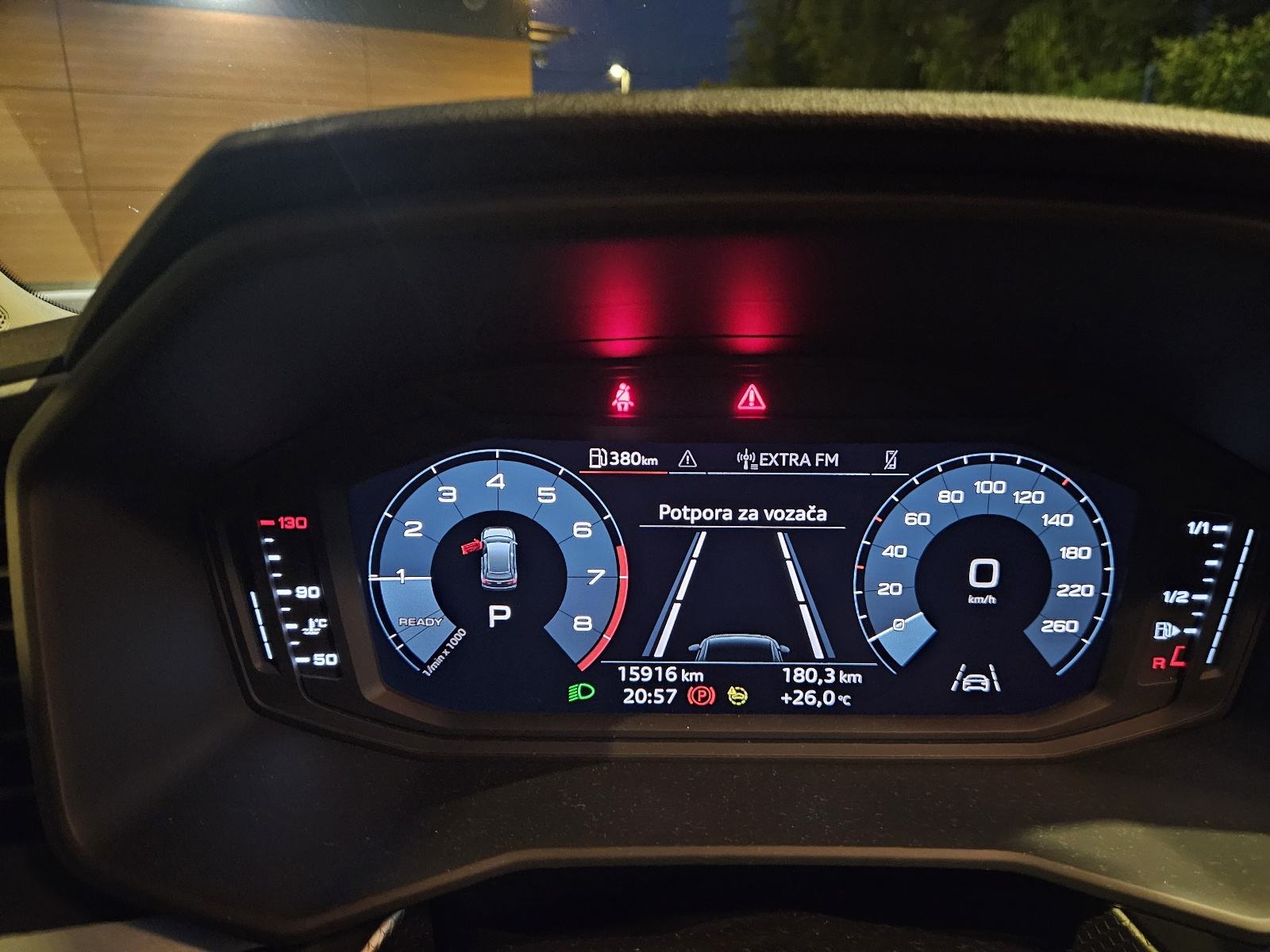 Audi A1 25 TFSI automatik,kupljen u HR,prvi vlasnik, fotografija 13