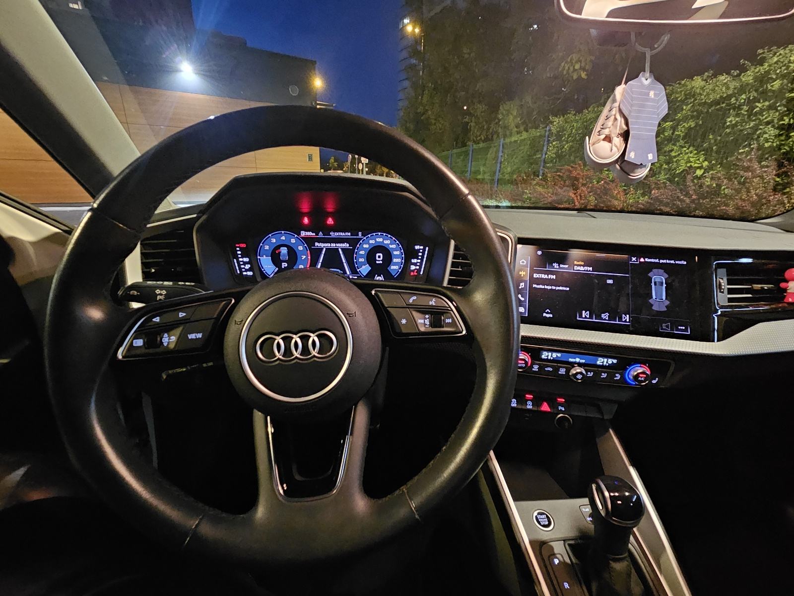Audi A1 25 TFSI automatik,kupljen u HR,prvi vlasnik, fotografija 14