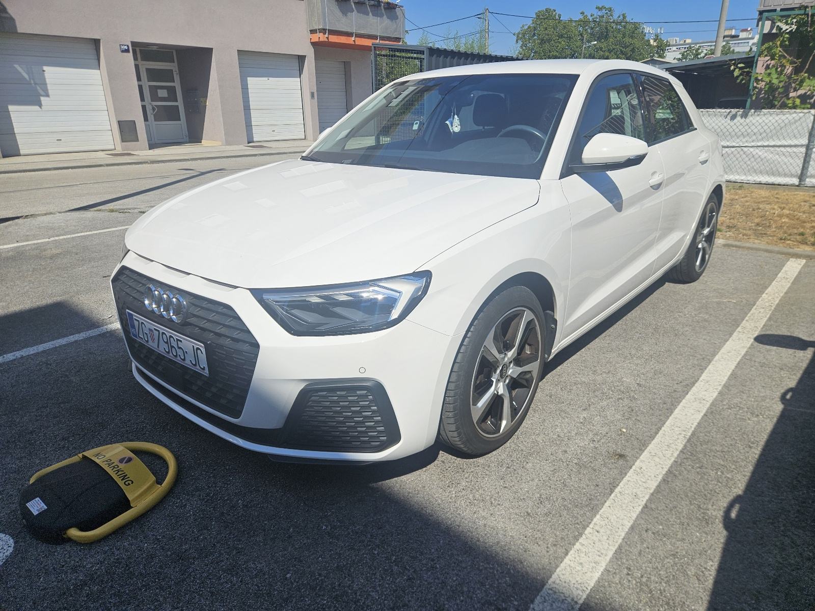 Audi A1 25 TFSI automatik,kupljen u HR,prvi vlasnik, fotografija 20