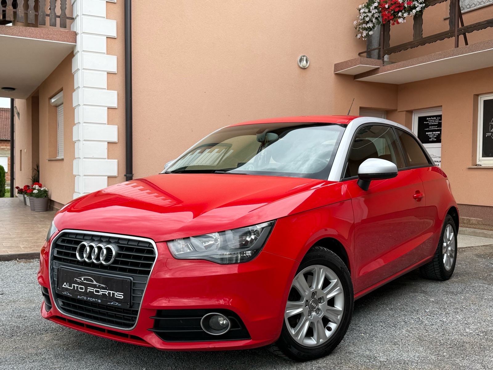 AUDI A1 •REG 10/26•ALU•NAVI•SERVISNA•, fotografija 1