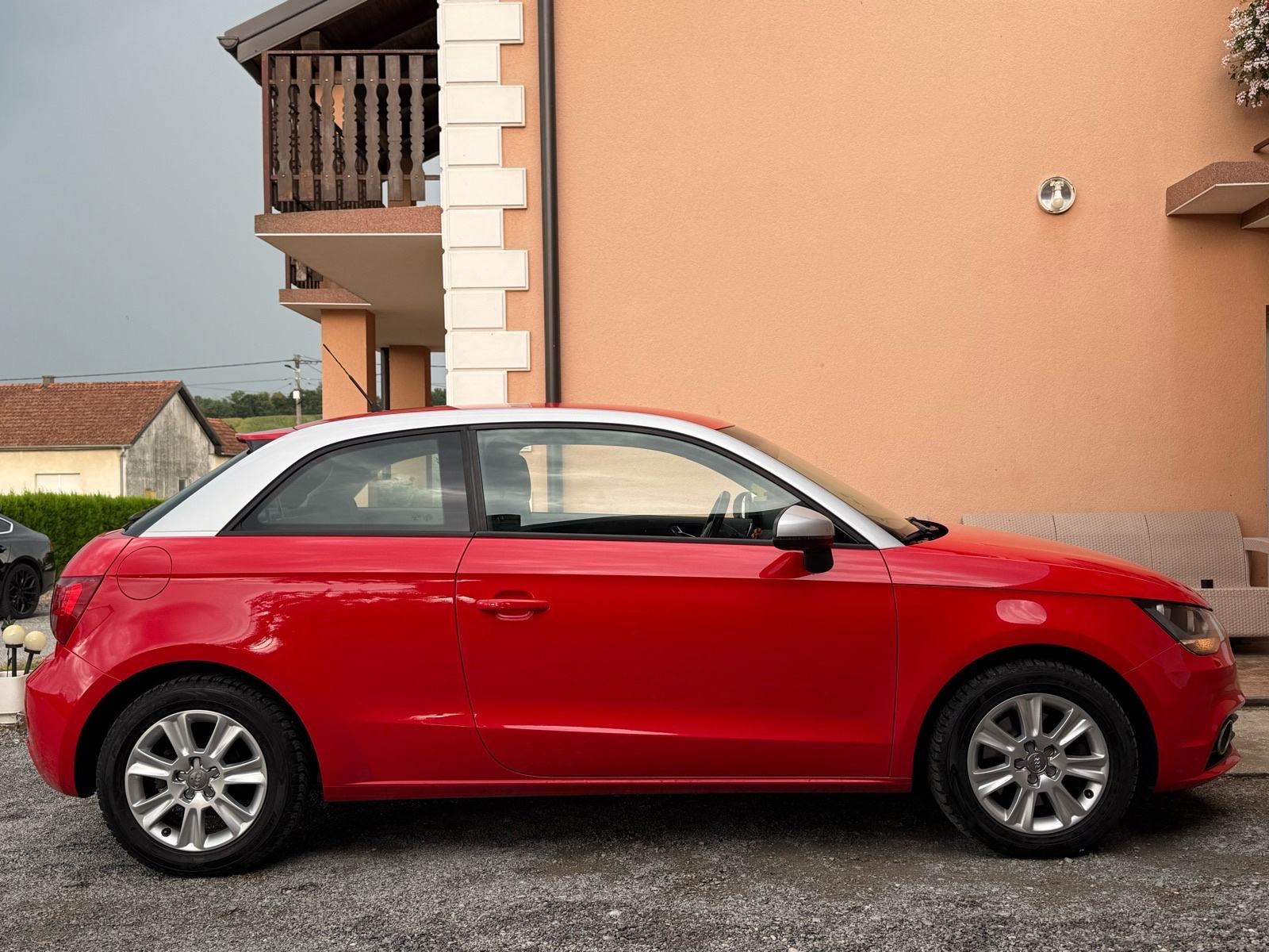 AUDI A1 •REG 10/26•ALU•NAVI•SERVISNA•, fotografija 11