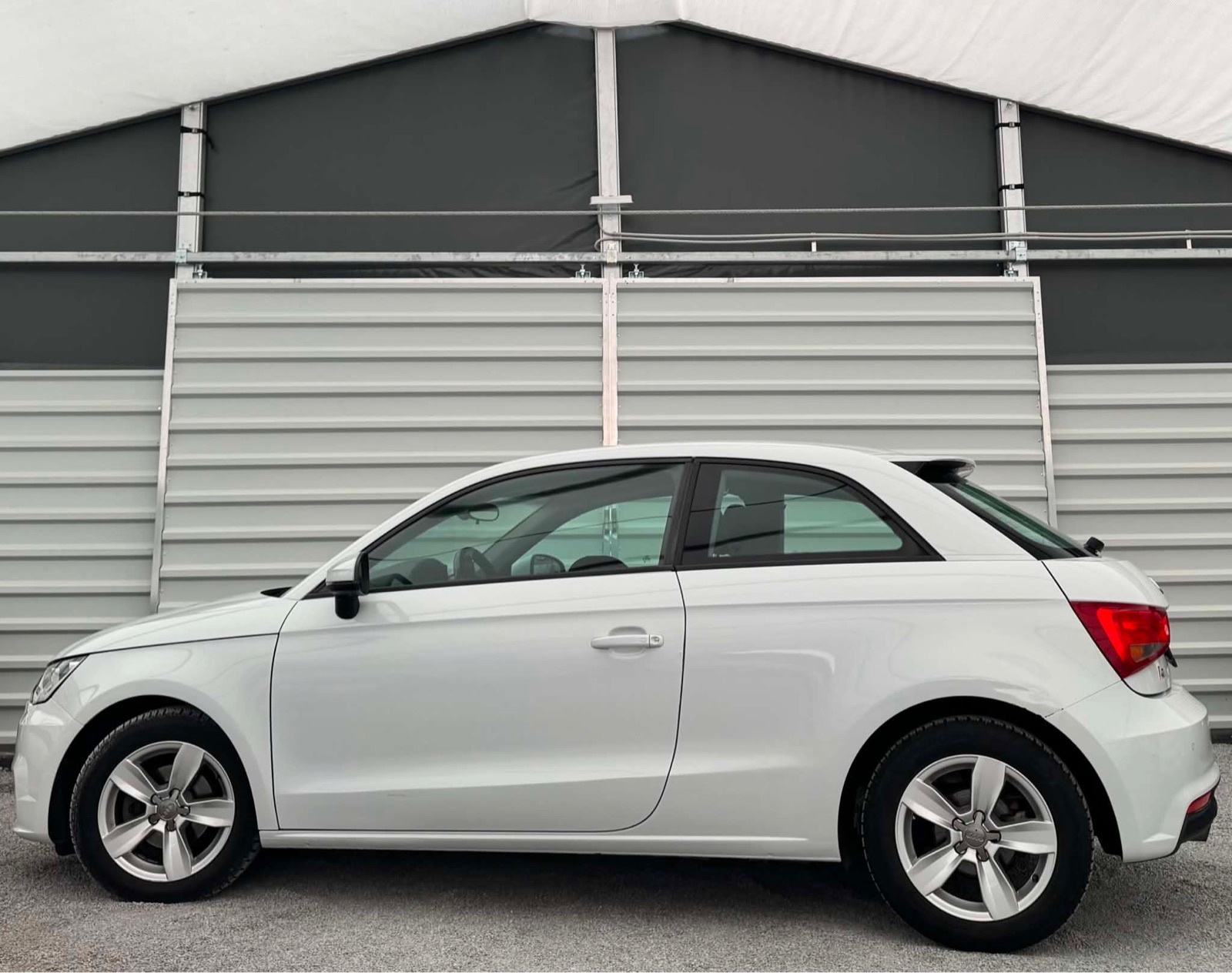 Audi A1 SPORTBACK - ULTRA - NAVI - PDC, fotografija 6
