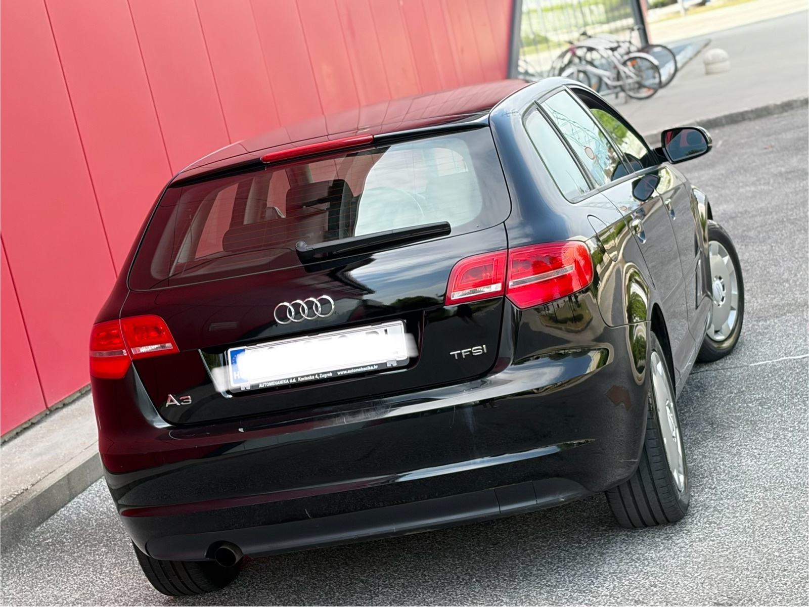 - AUDI A3 1.2 TFSI REDIZAJN 225.000KM KAO NOV!, fotografija 4