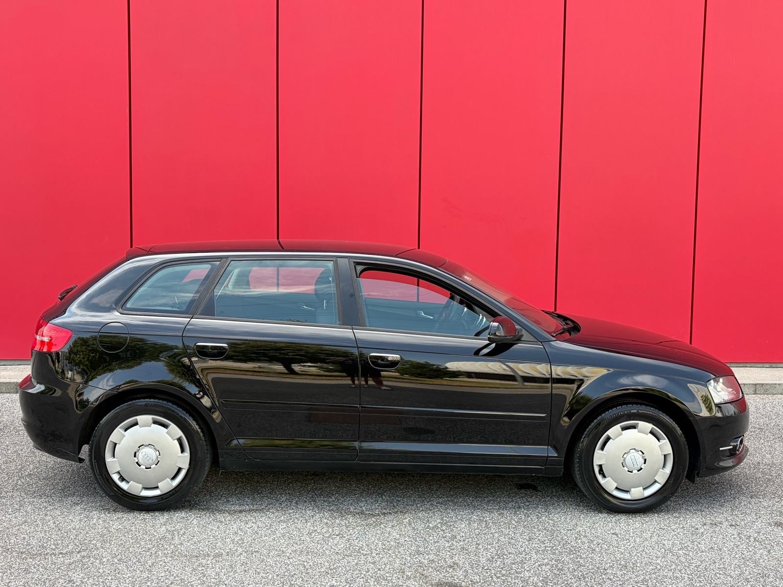 - AUDI A3 1.2 TFSI REDIZAJN 225.000KM KAO NOV!, fotografija 5