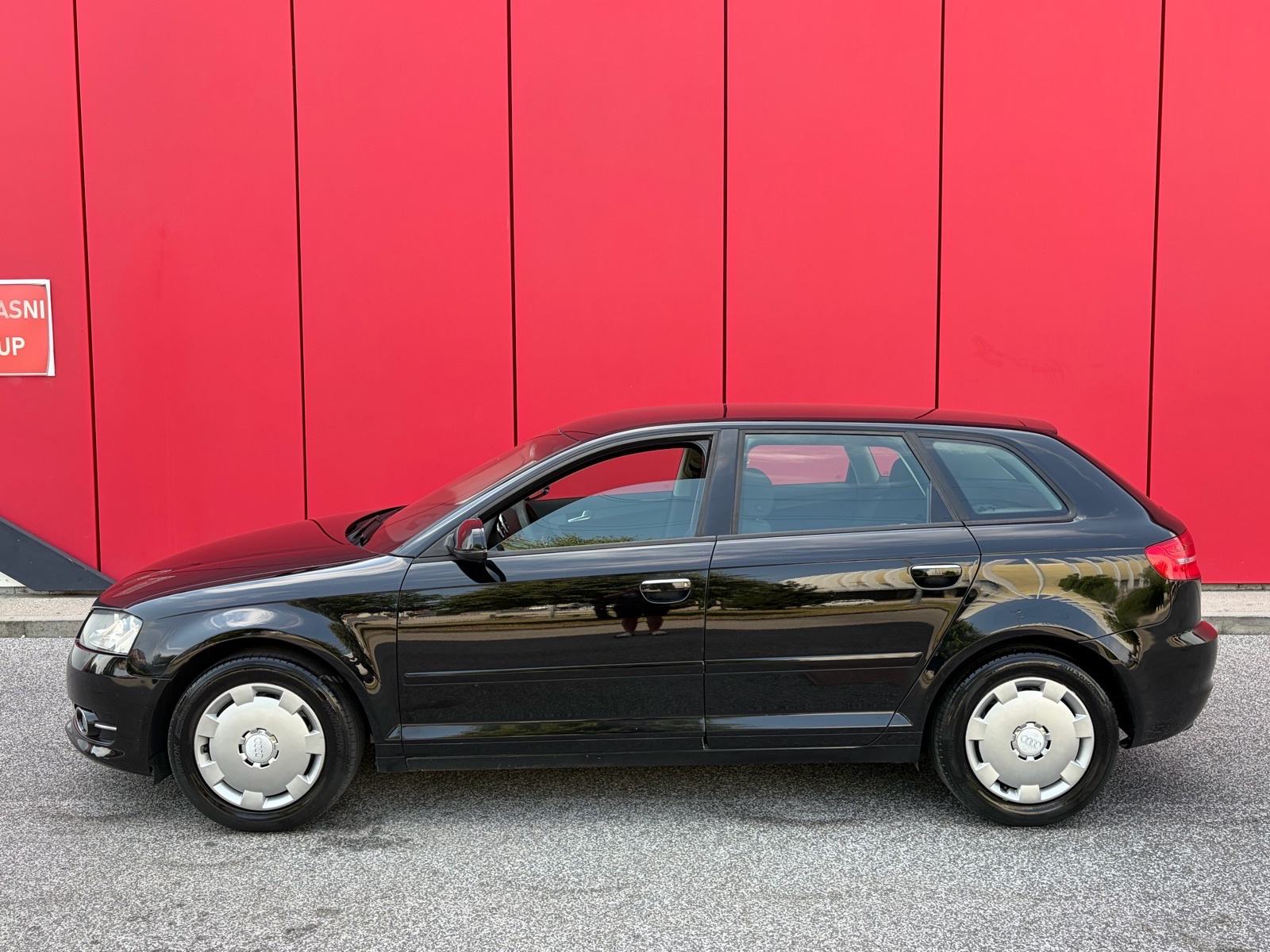 - AUDI A3 1.2 TFSI REDIZAJN 225.000KM KAO NOV!, fotografija 6