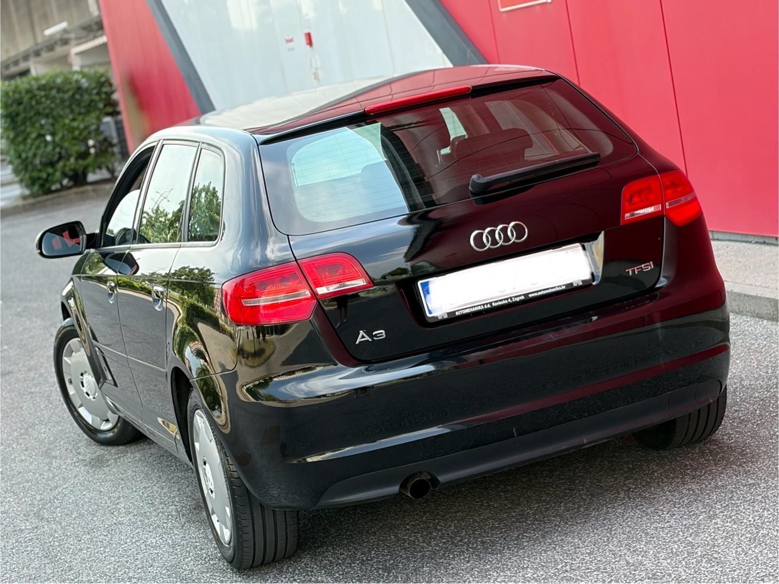 - AUDI A3 1.2 TFSI REDIZAJN 225.000KM KAO NOV!, fotografija 2