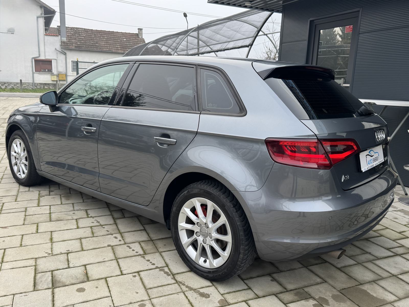 Audi A3 Sportback 1,2 TFSI ⭐ Bi-Xenon, Tempomat, Park senzori, fotografija 8